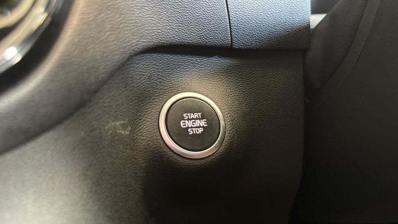 Volvo XC40 2.0 B4P Ultra Dark 5dr Auto Petrol Estate